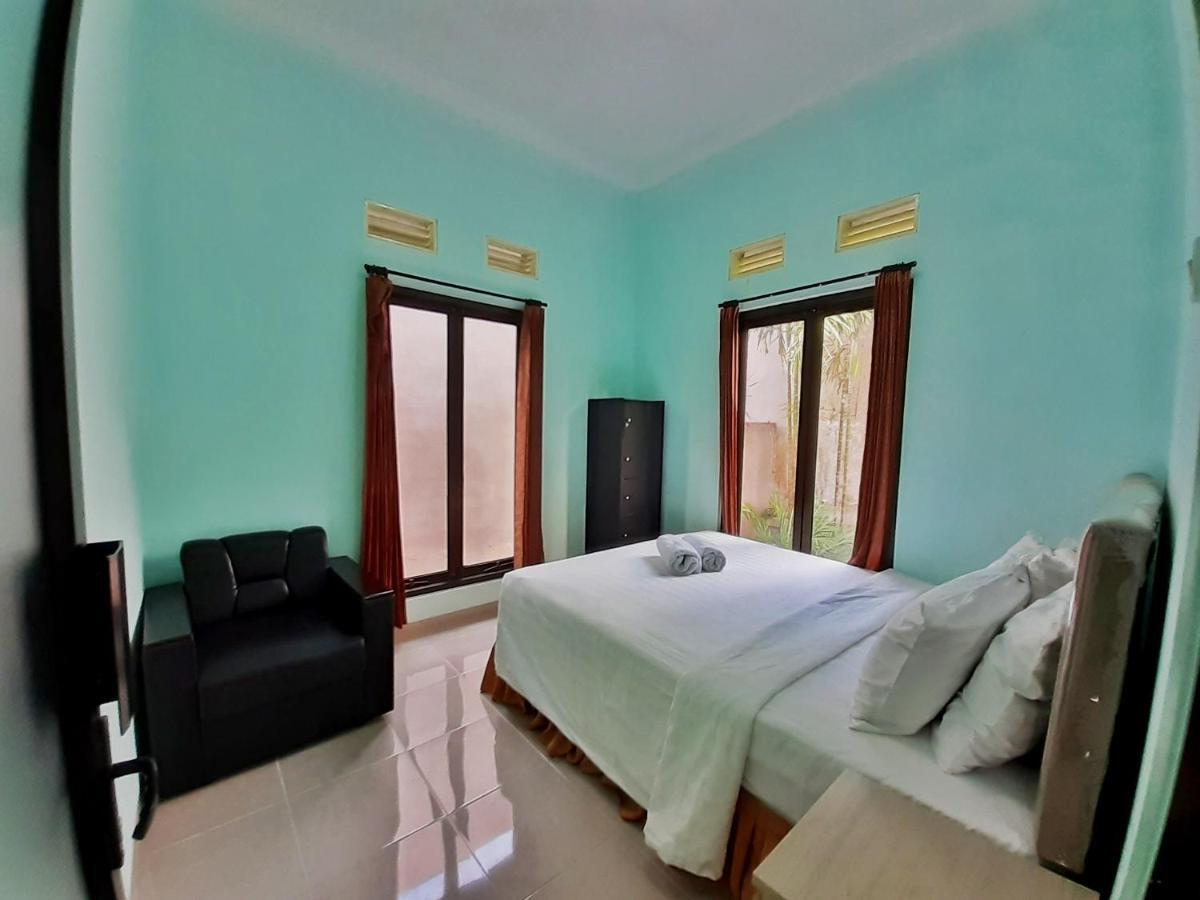 Villa 3 Bedroom Edelweis No. 7 Near Museum Angkut Batu  Exterior photo