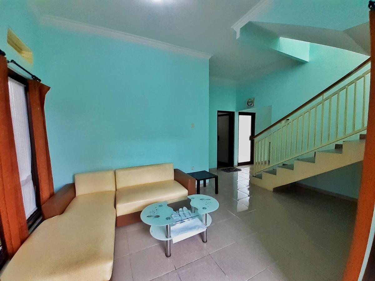 Villa 3 Bedroom Edelweis No. 7 Near Museum Angkut Batu  Exterior photo